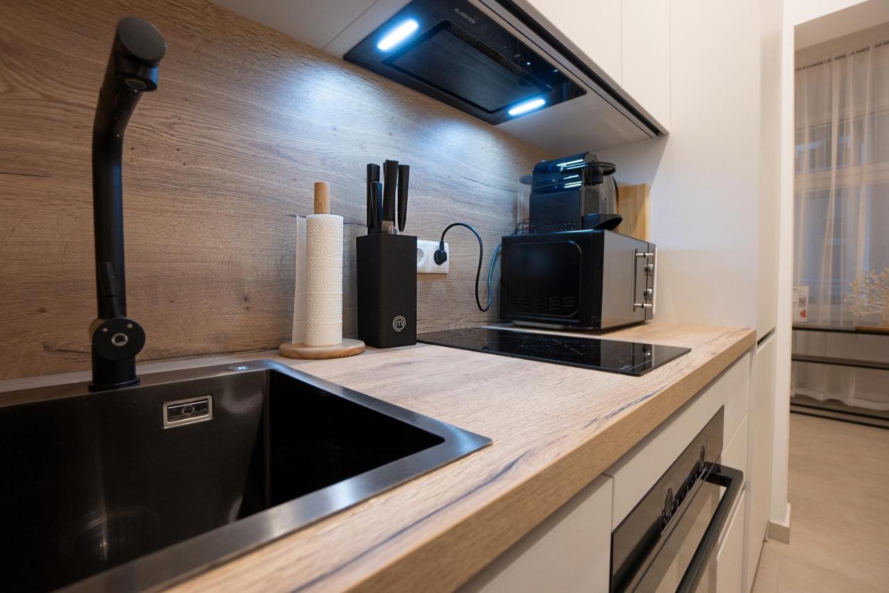 Stylish Central 1-Bedroom Apartment With A Terrace Viena Exterior foto