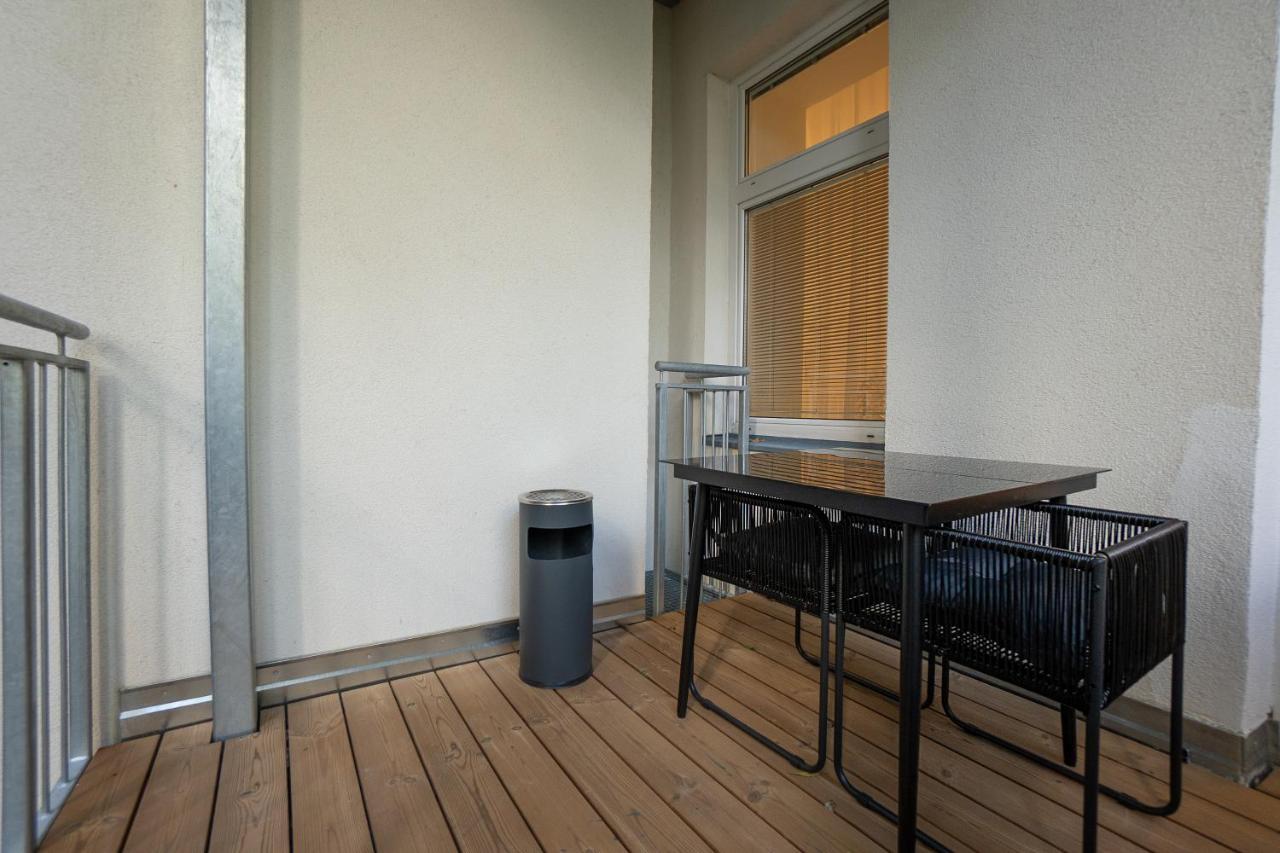 Stylish Central 1-Bedroom Apartment With A Terrace Viena Exterior foto