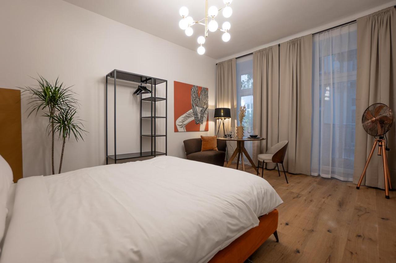 Stylish Central 1-Bedroom Apartment With A Terrace Viena Exterior foto